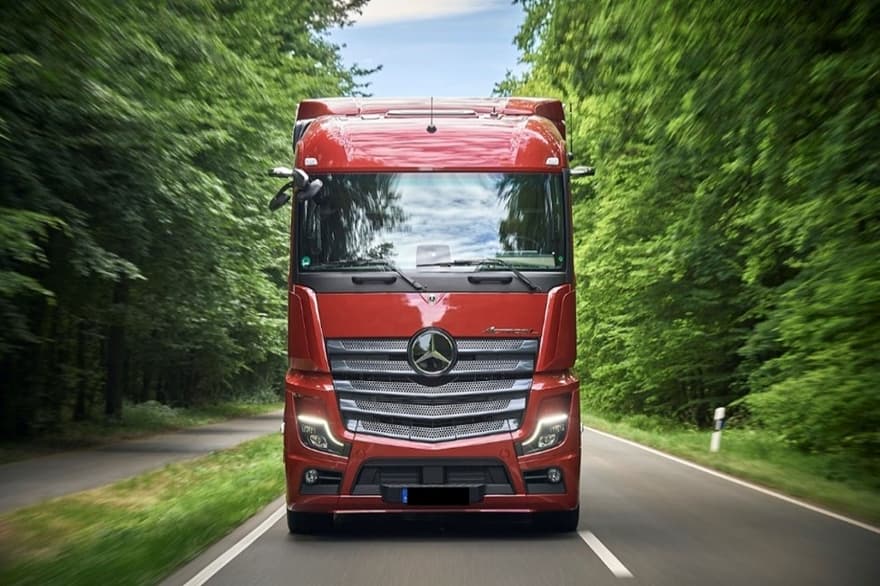 Mercedes-Benz lorry