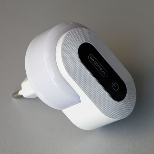 EZRA USB charger