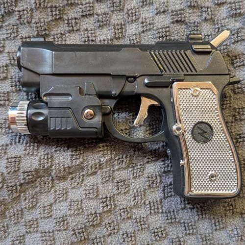 Novelty lighter