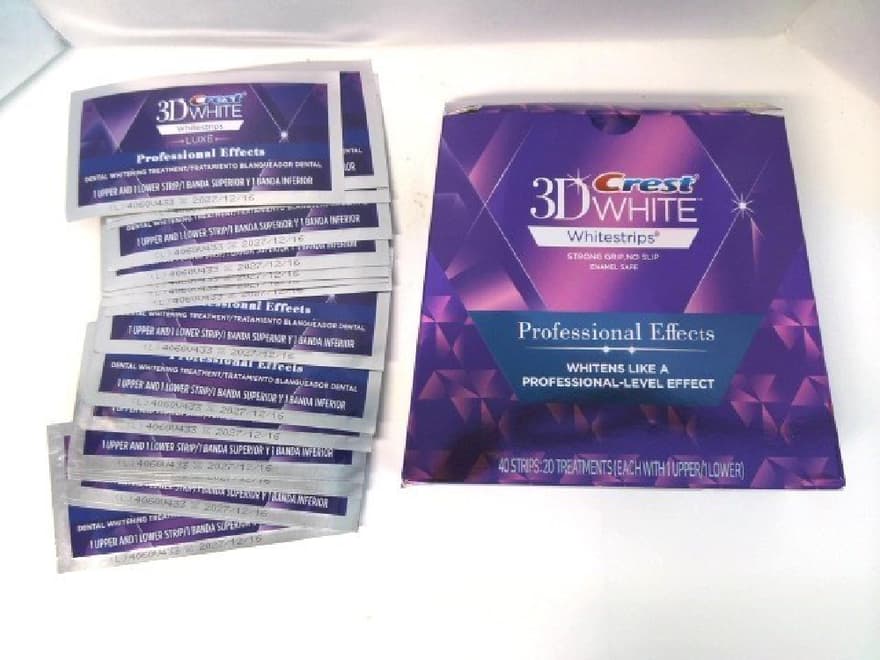 Crest 3D White teeth whitening strips