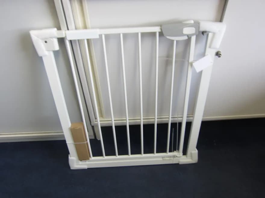 YARDIN stair gate