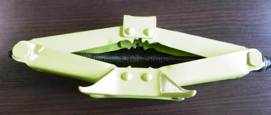 CARMOTION scissor jack