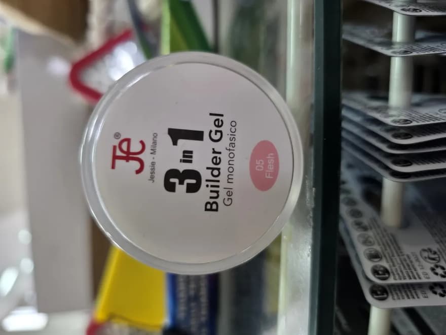 Je - Jessie Milano gel nail polish